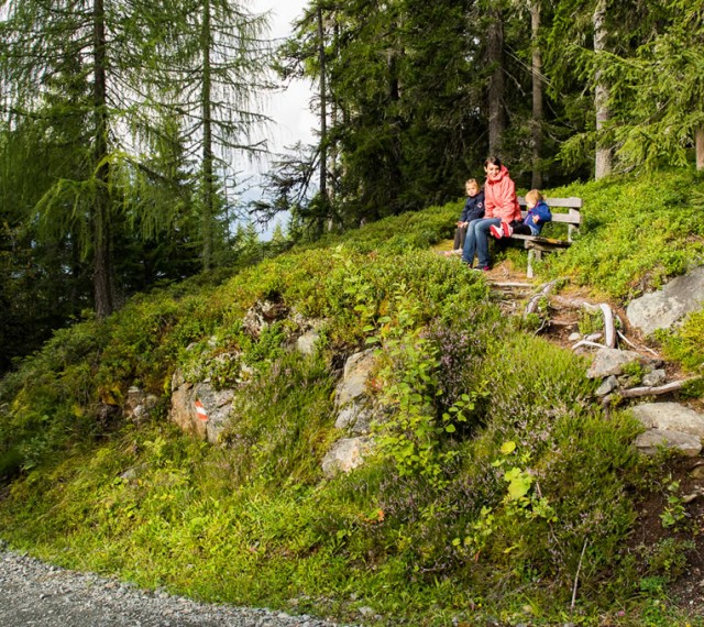 Auch eine Rast darf bei einer Familienwanderung nicht fehlen!