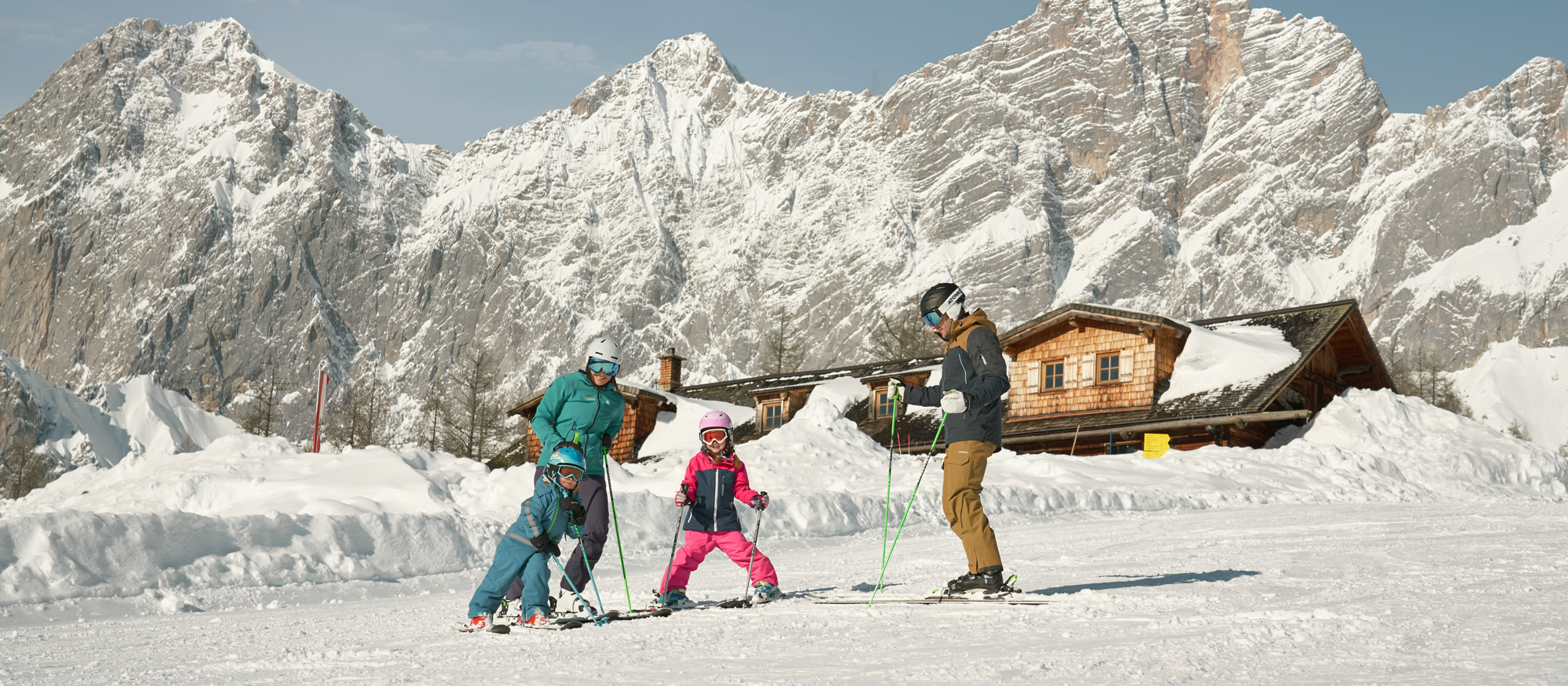 Skiausflug mit der Familie im Familienskigebiet Ramsau beim Familienskiurlaub in Schladming-Dachstein © Schladming-Dachstein