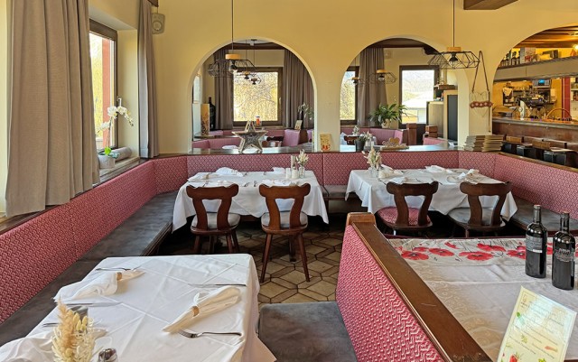 Gemütliche Gaststube Restaurant Pariente direkt an der Piste in Schladming Rohrmoos