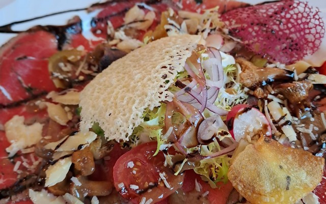 Carpaccio rundherum leicht angebraten