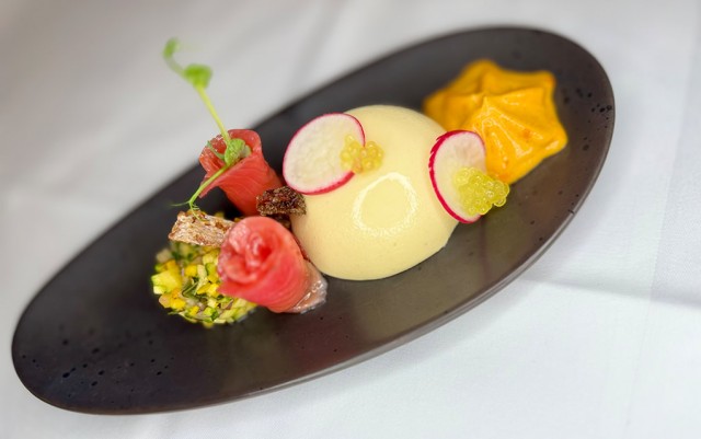 Gebeizter Lachs an Krenmousse