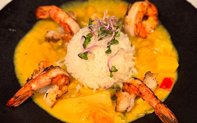 Kichererbsencurry mit Garnelen und Basmatireis